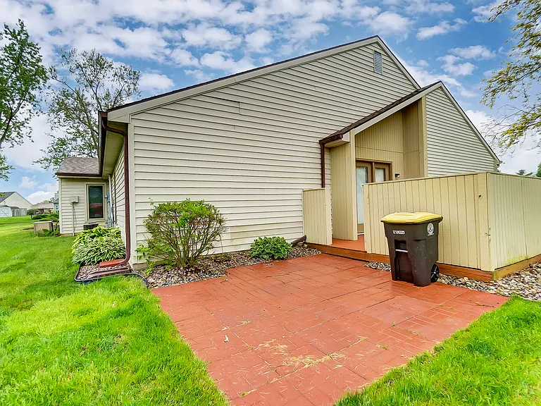 10610 Wood Flower Ct — Photo 35