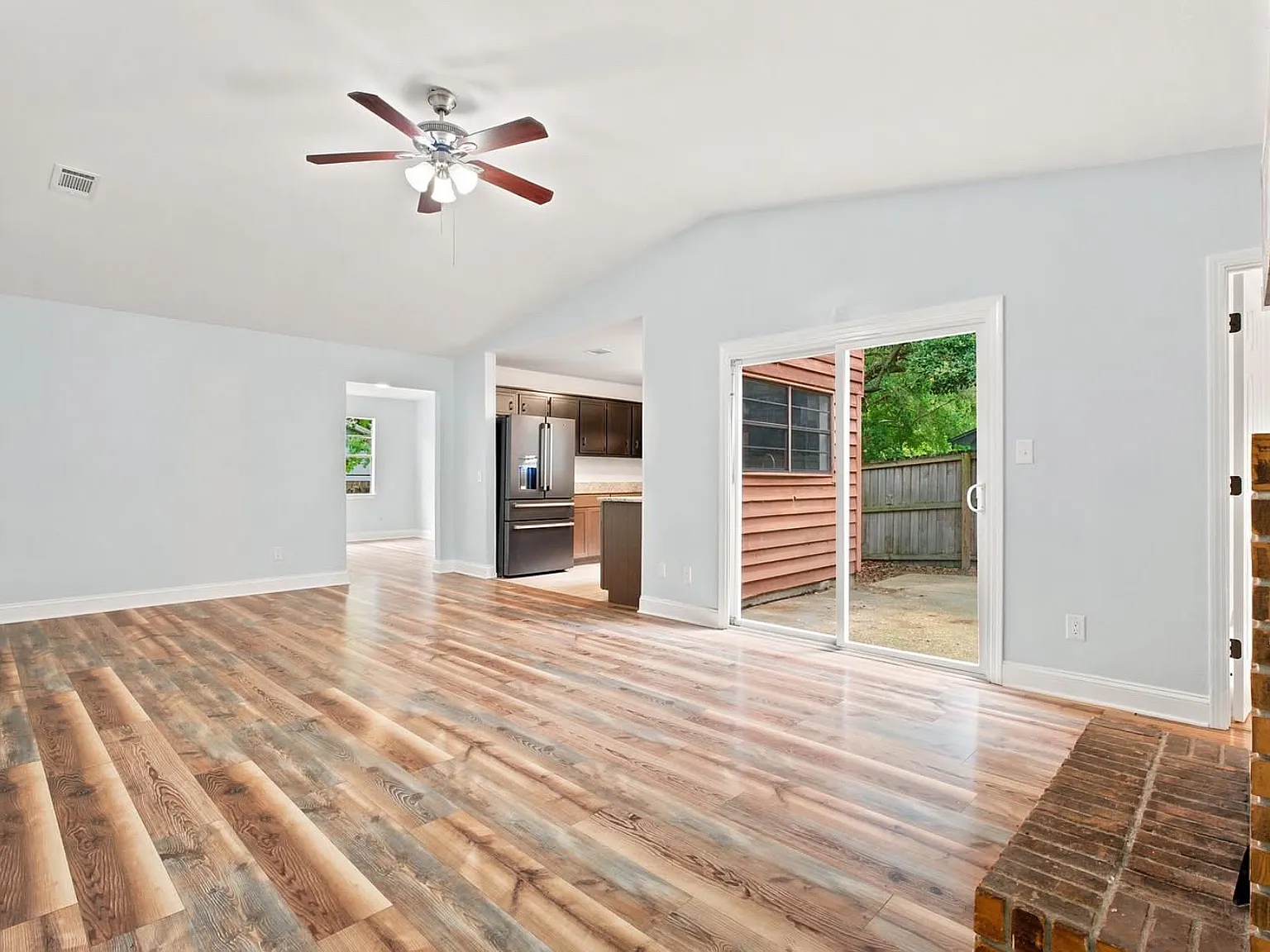 4 bed, 1500 sqft, $2,800 — Photo 2
