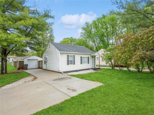 932 E McKinley Ave, Des Moines, IA 50315