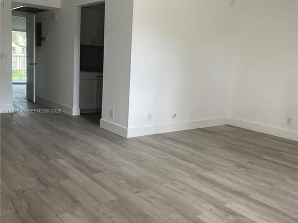 13455 SW 9th Ct APT 203J, Hollywood, FL 33027