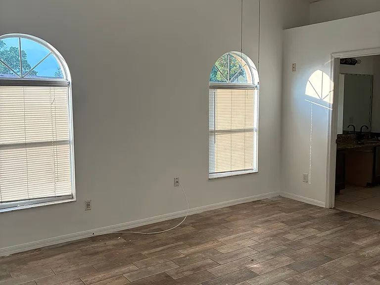 1891 Olivia Cir — Photo 10