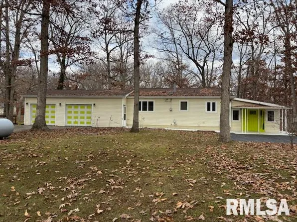 15296 Magnolia Dr, Girard, IL 62640