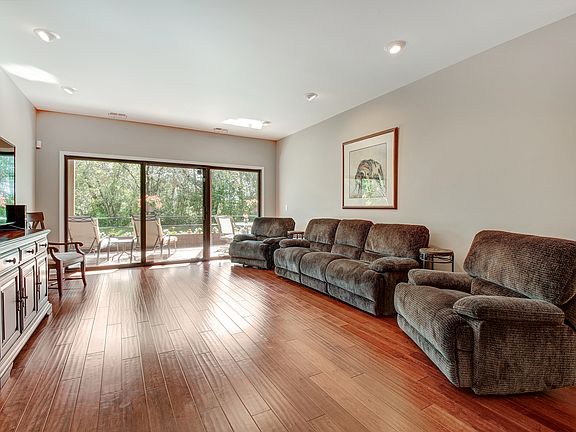 4th image of 1007 Deerfield Pl #1