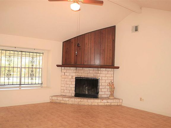 5th image of 275 Goodson Dr