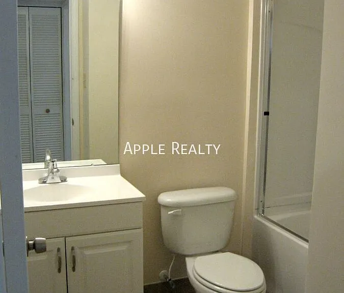 1406 W Markham Ave #B — Photo 10