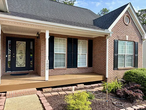 1050 Chapel Hill Dr Photo 1