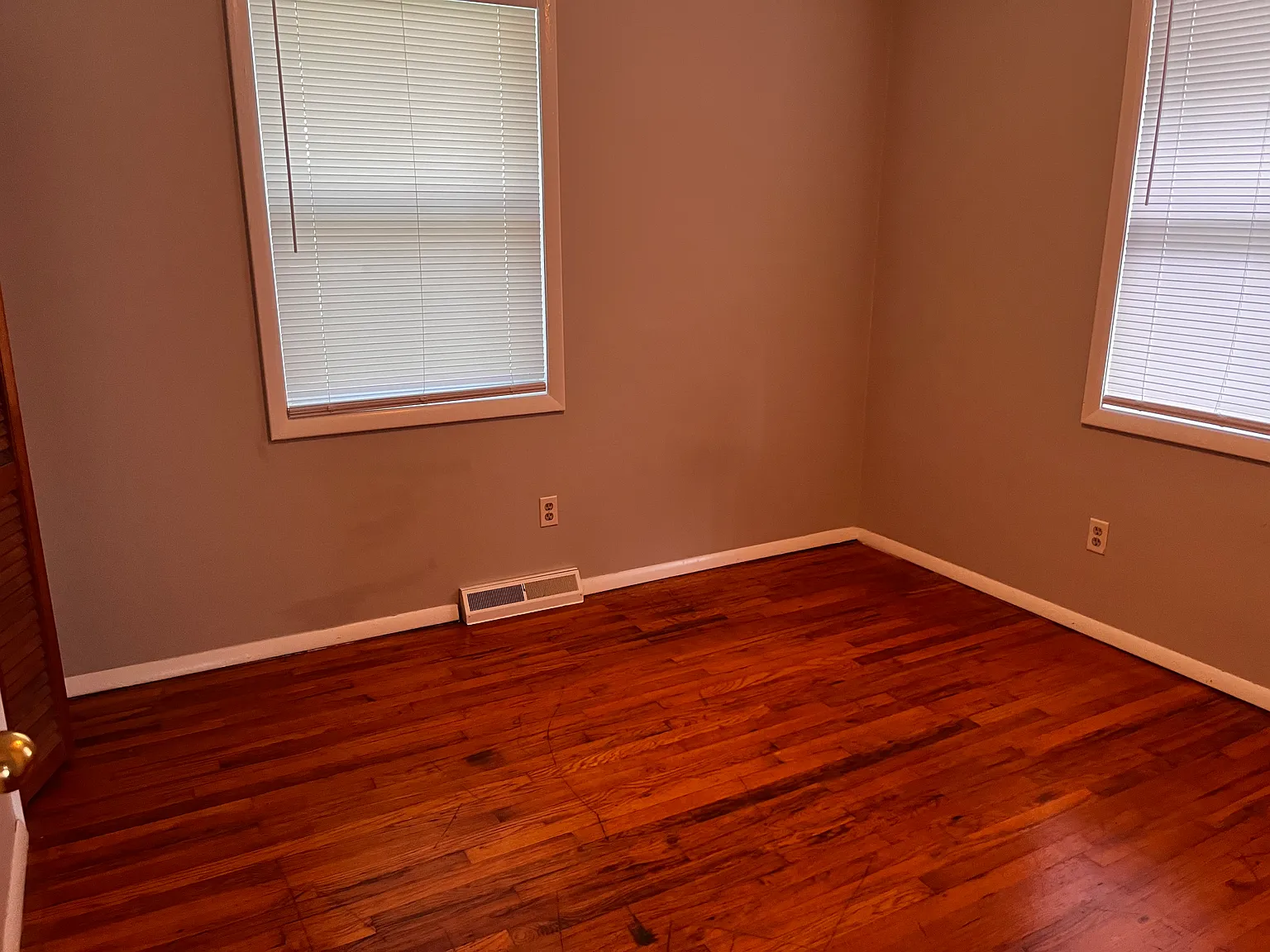 3 bed, 1.5 bath, 894 sqft, $1,650 — Photo 4