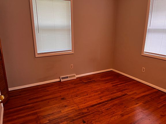 4th image of 4804 N Wallace Dr