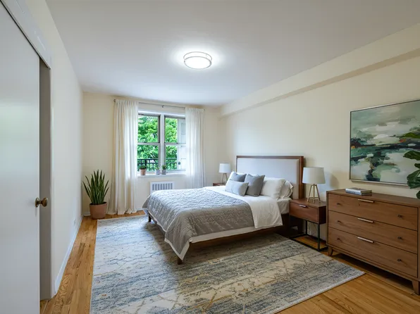 3720 Independence Avenue image 5 of 21