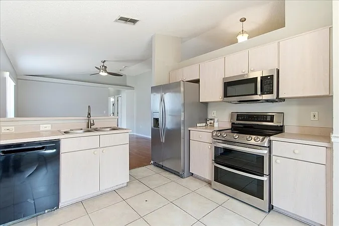 1537 Ridge Pointe Dr — Photo 1