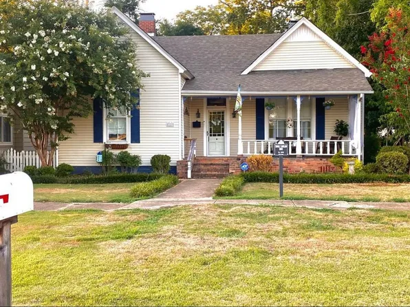 311 E 4th St, Tuscumbia, AL 35674