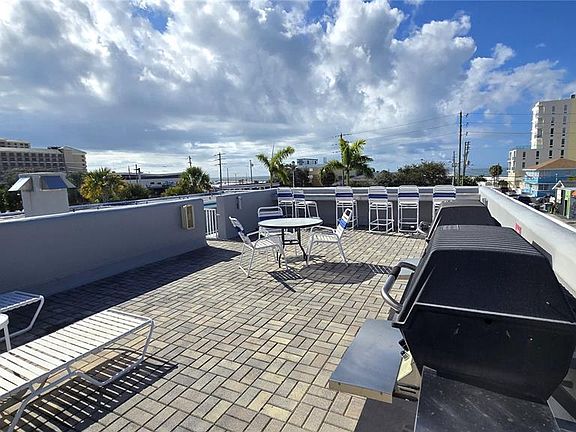 4th image of 603 MANDALAY AVENUE #207
