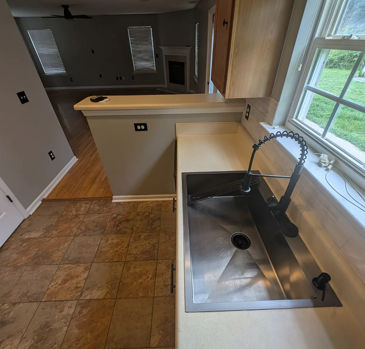 3 bed, 2.5 bath, 1376 sqft, $1,900 — Photo 4