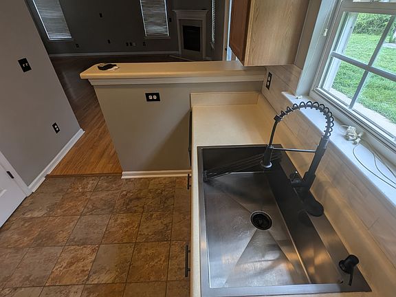 4th image of 5900 Rivercliff Ct