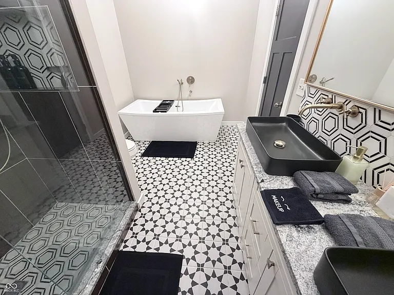 656 N Beville Ave — Photo 22