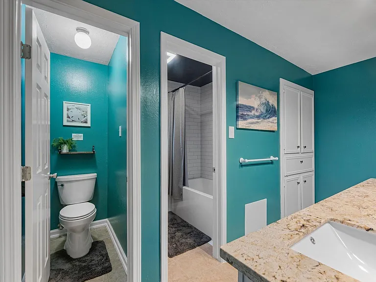 12701 Manorwood Ln — Photo 16