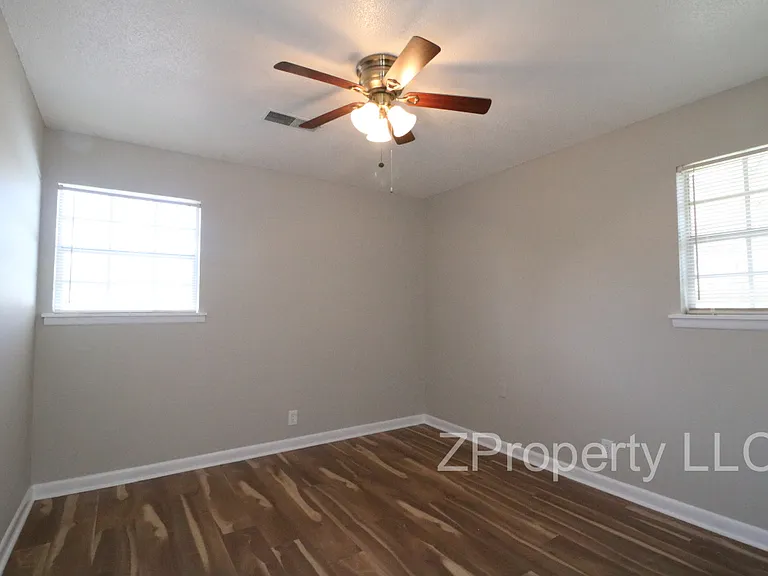4000 Offutt Ct NW — Photo 8