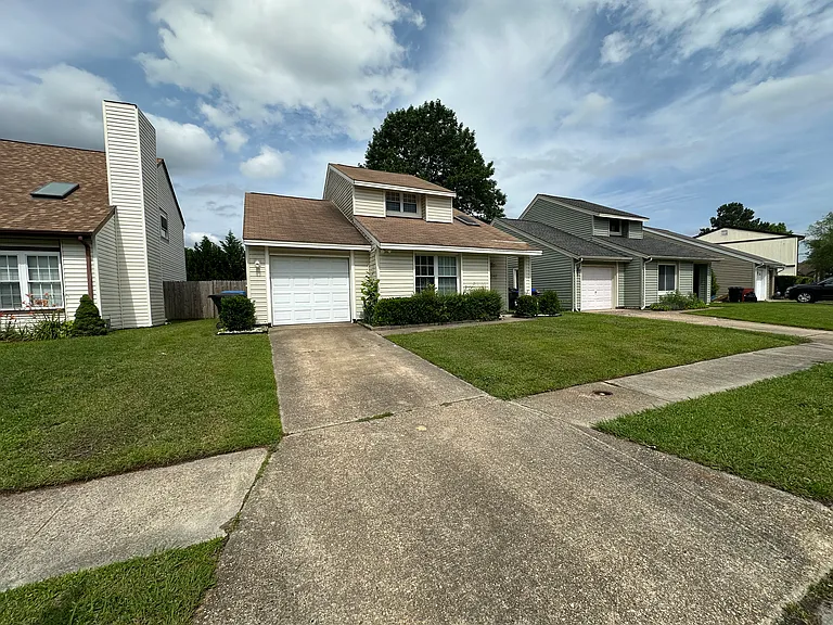 4809 Cliffony Dr — Photo 2