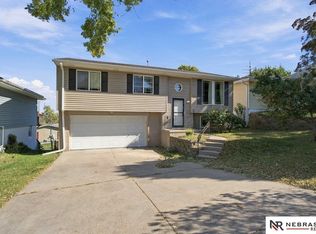 4733 S 81st St, Ralston, NE 68127