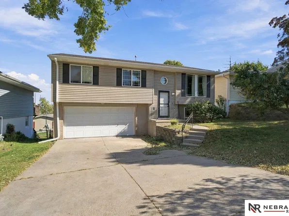 4733 S 81st St, Ralston, NE 68127