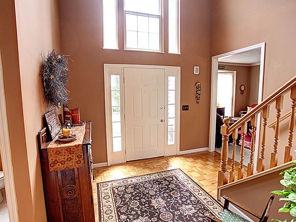 4th image of 1551 Meadow Pond Ct