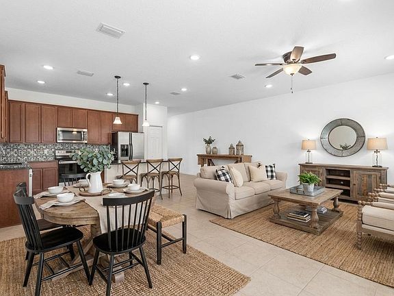 2nd image of 3 Oakleaf Way