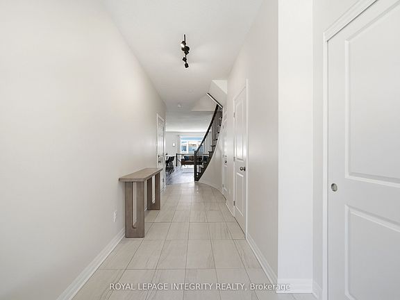 4th image of 256 Gossamer St