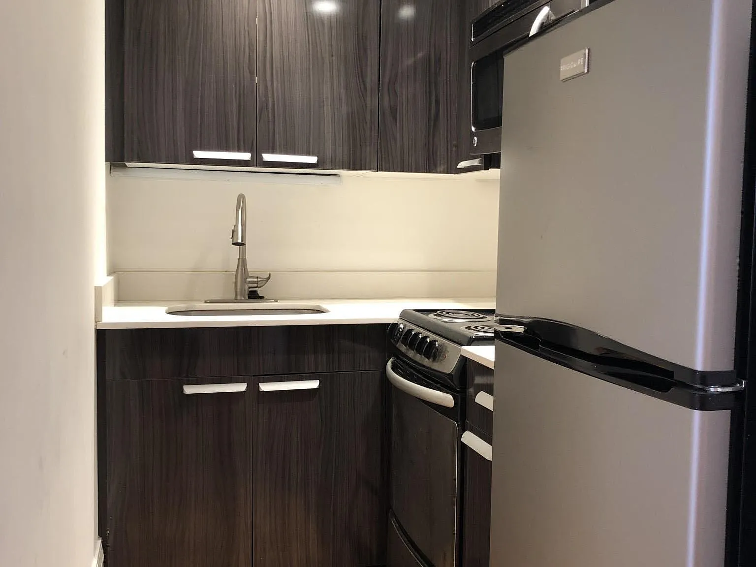 Studio, 9999 sqft, $2,100 — Photo 4