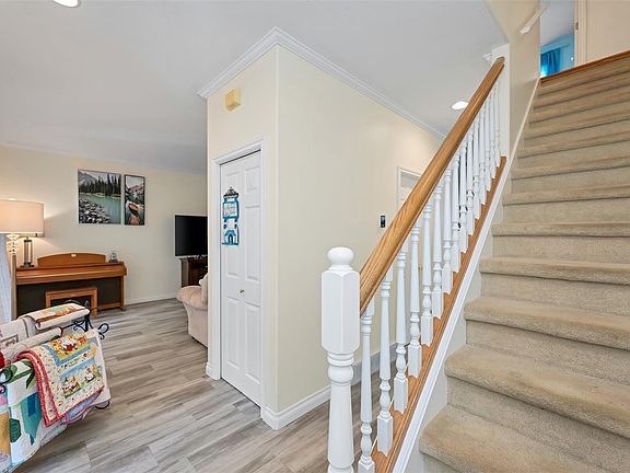 5th image of 1585 Eton Rd