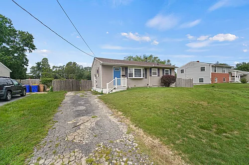 214 N Bradford St Photo 1