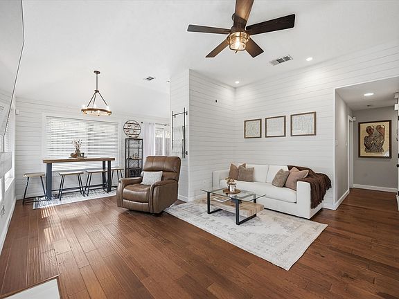 3rd image of 1453 Hampton Rd