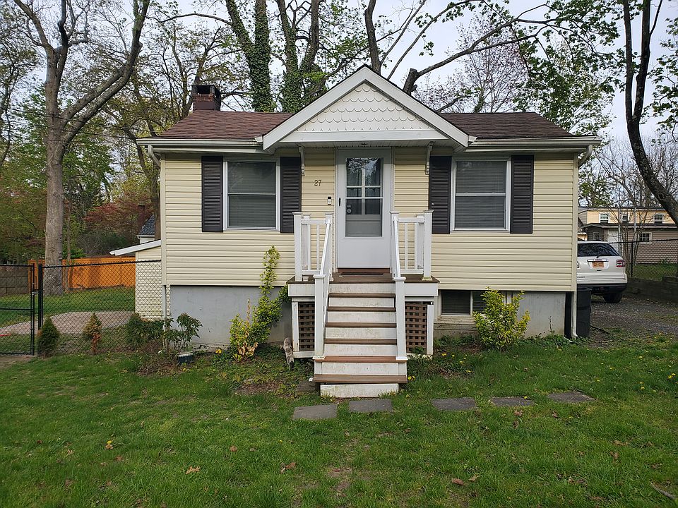 1st image of 27 Brookhaven Dr