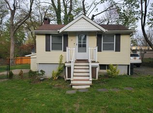 27 Brookhaven Dr, Sound Beach, NY 11789