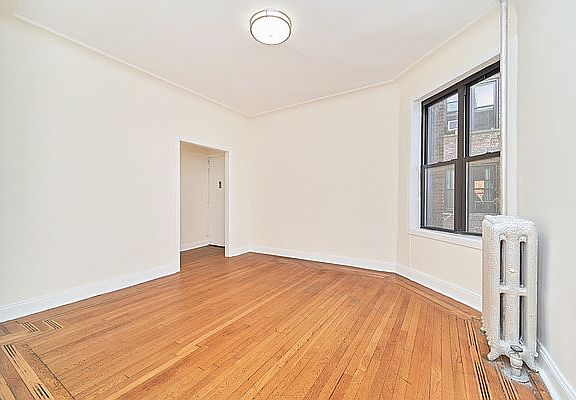 4th image of 222 Seaman Ave APT C1