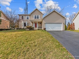 910 Pin Oak Cir, Cary, IL 60013