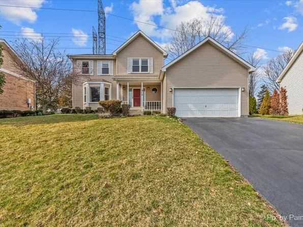 910 Pin Oak Cir, Cary, IL 60013