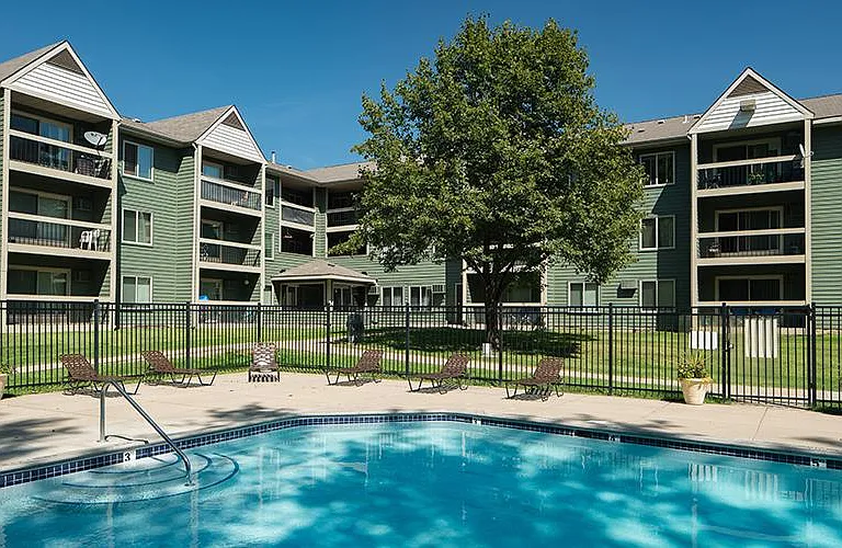 Woodridge — Photo 3