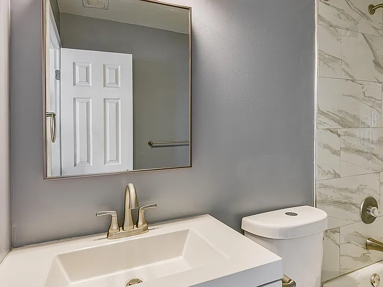 45 Tulip Ln — Photo 10