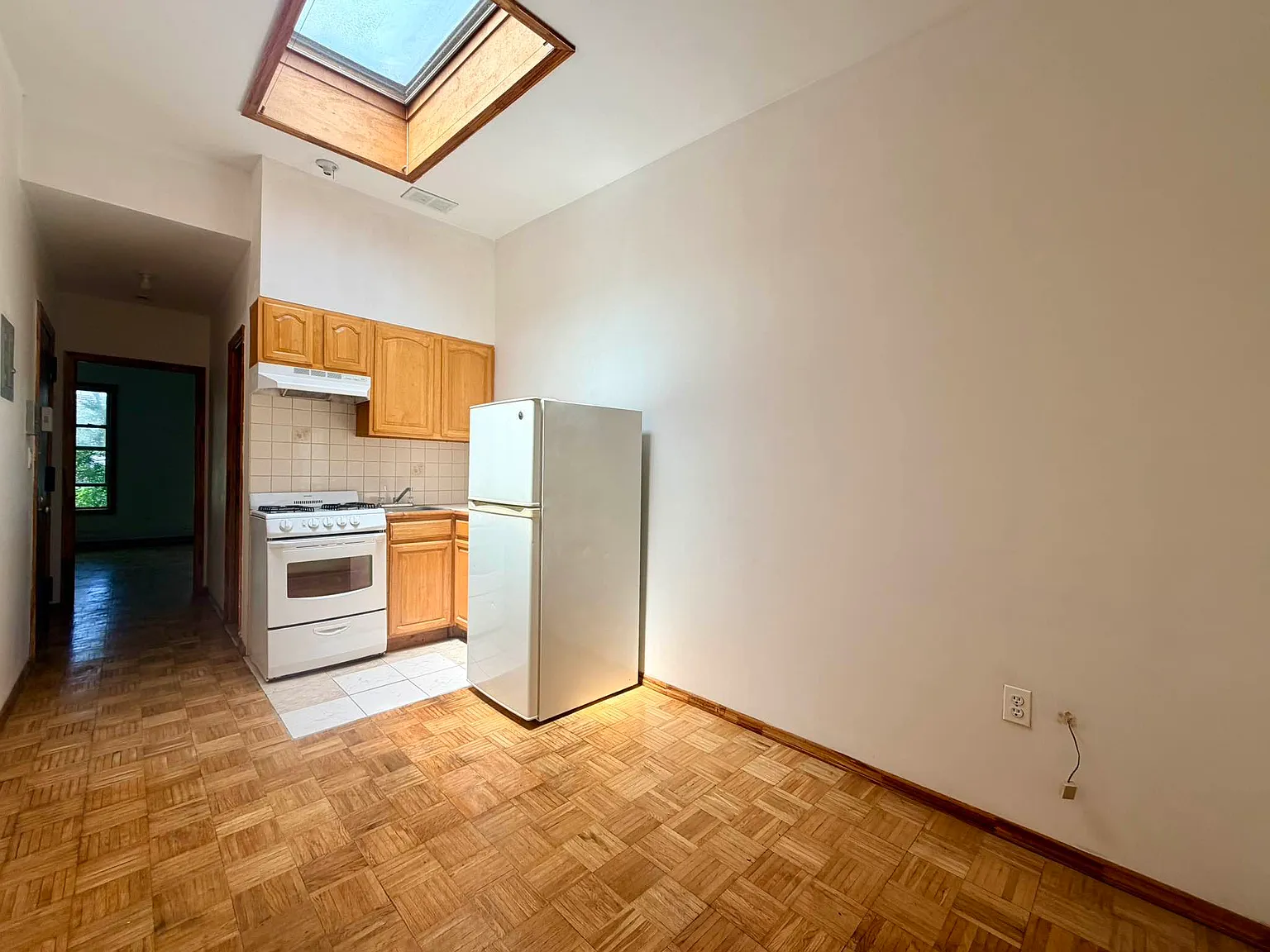 1104 Manhattan Avenue — Photo 4