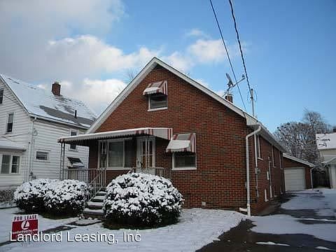 1st image of 2935 Caroline Ave