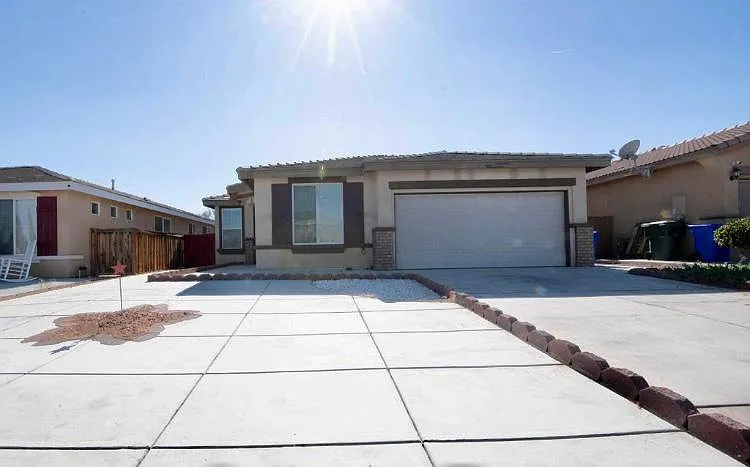 12333 Luna Rd