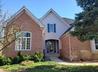 925 Clarion Ct, Inverness, IL 60010