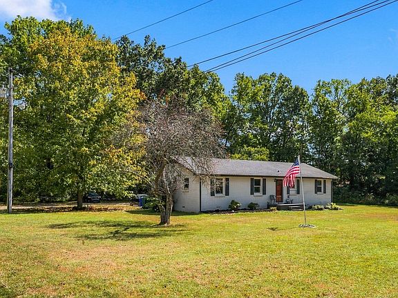 2nd image of 2665 Union Rd