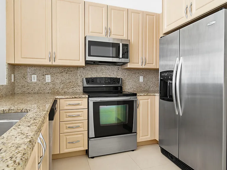 701 S Olive Ave #304 — Photo 7
