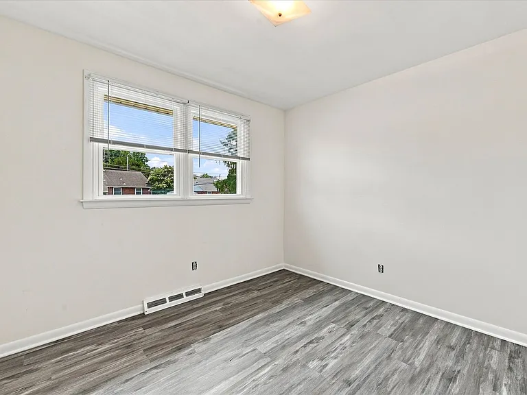 2314 Frann Dr — Photo 7