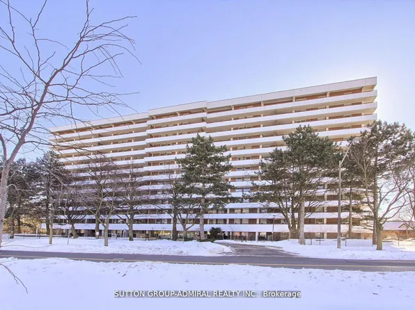 1 Royal Orchard Blvd #303, Markham, ON L3T 3C2