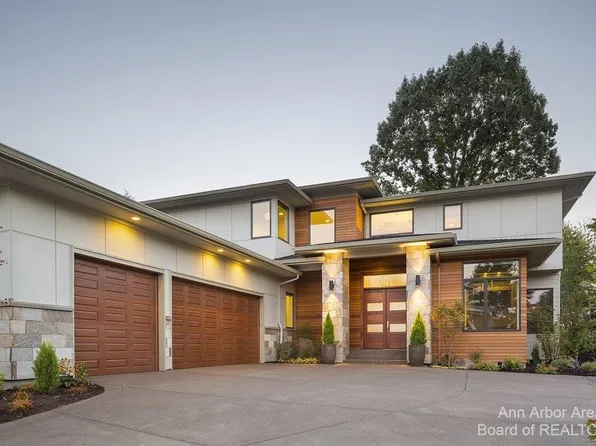 4995 Saddleridge Trl, Ann Arbor, MI 48105