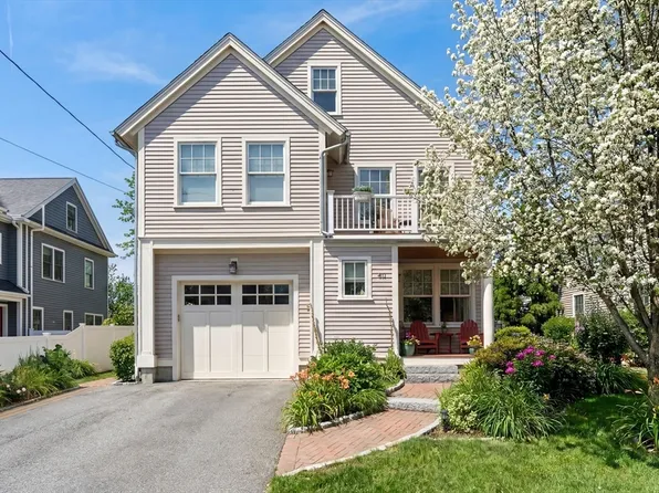 40 Knowles Rd, Watertown, MA 02472