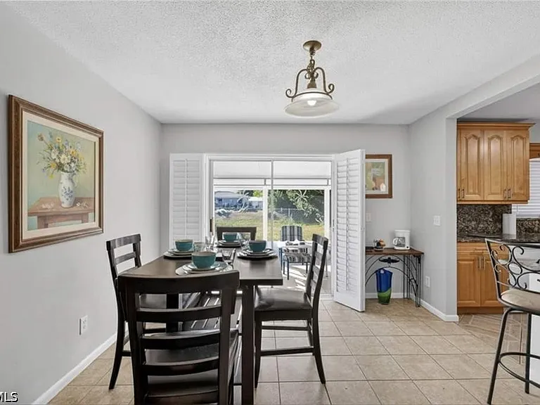 211 S Lake Dr — Photo 29