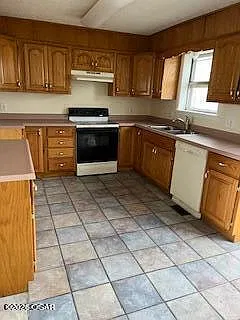 3 bed, 1.5 bath, 1124 sqft, $1,195 — Photo 2